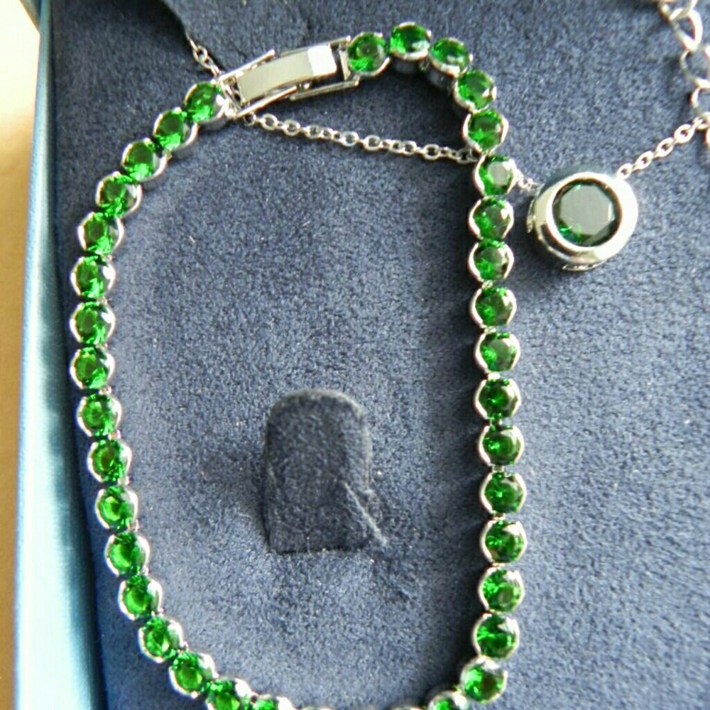 SOLD!!! Green Peridot Jewelry 2 Pcs. Set - Picture 4 of 6